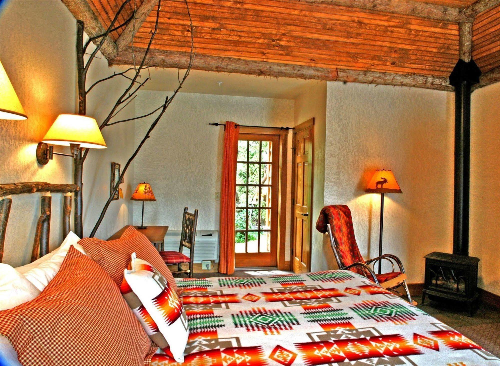 Finger Lakes Lodging Сканителс Экстерьер фото